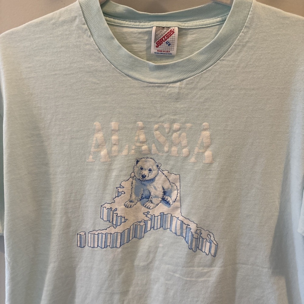 VINTAGE‎ Light Blue XL Alaska Polar Bear Shirt Jerzees Made in USA Single Stitch